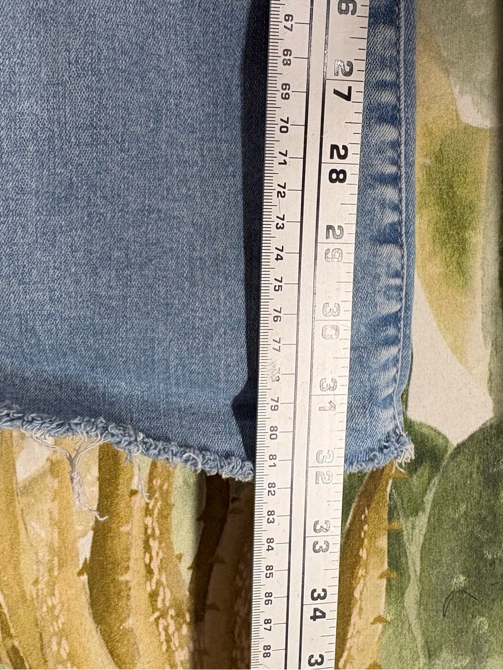 American Eagle Outfitters Flared Distressed Jeans 🌵8 Long - Picture 3 of 11